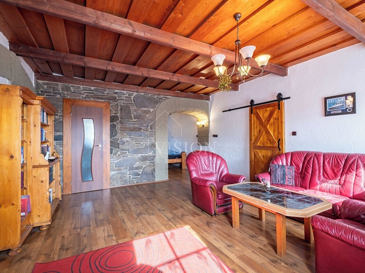 Prodej rodinného domu 130 m², pozemek 901 m² - foto 2