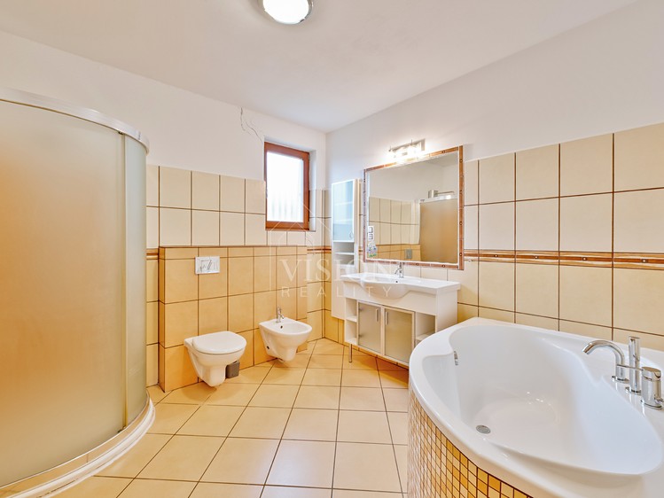 Prodej rodinného domu 140 m², pozemek 721 m² - foto 8