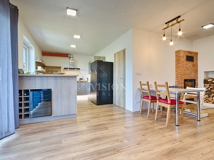 Prodej rodinného domu 120 m², pozemek 901 m² - foto 2