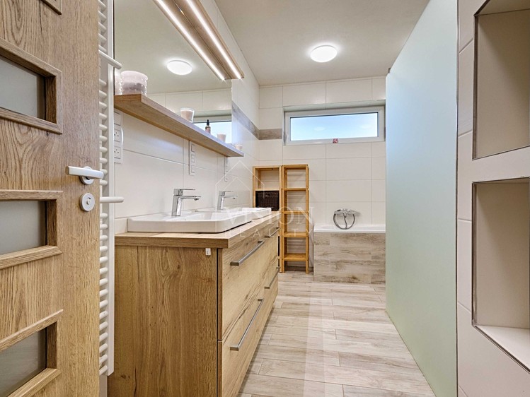 Prodej rodinného domu 120 m², pozemek 901 m² - foto 6
