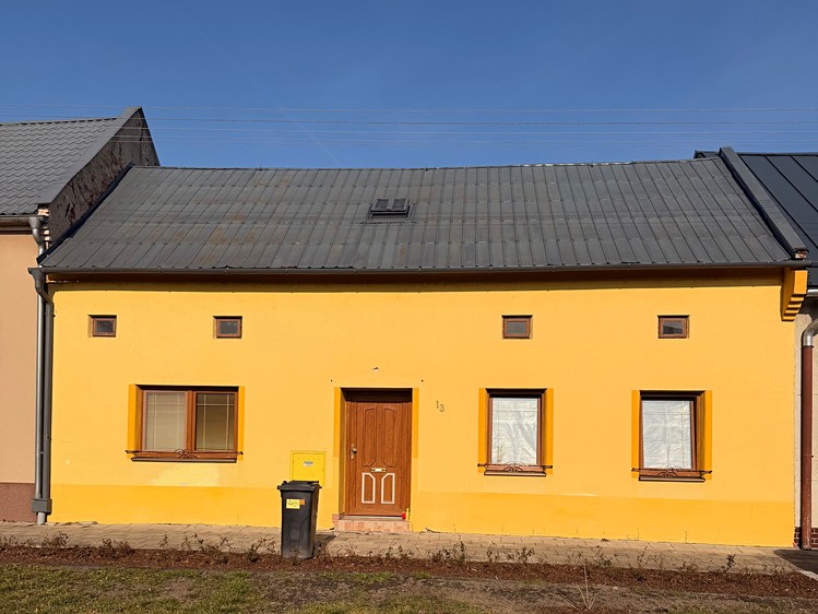 Prodej rodinného domu 90 m², pozemek 734 m² - foto 1