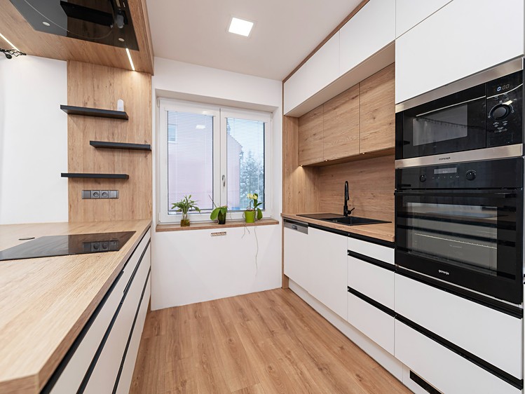 Prodej  rodinného domu 261 m², pozemek 2 793 m² - foto 4