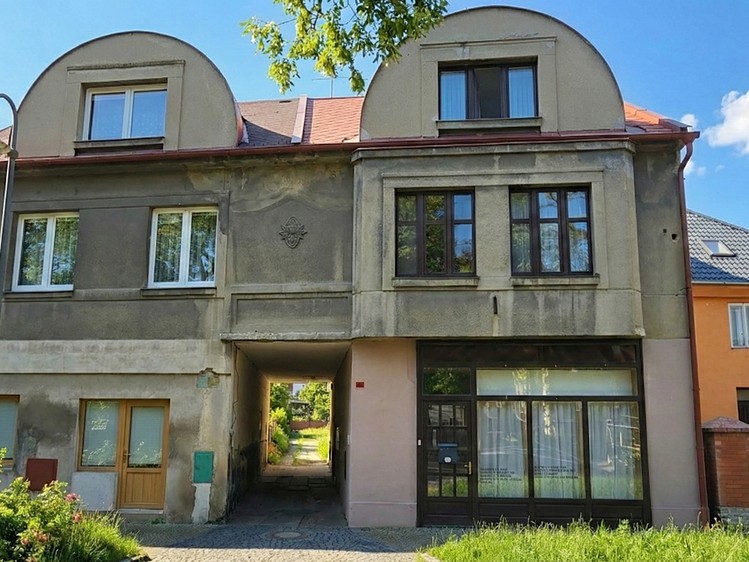 Prodej rodinného domu 300 m², pozemek 213 m² - foto 1