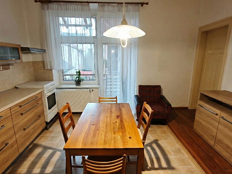Prodej rodinného domu 300 m², pozemek 213 m² - foto 4