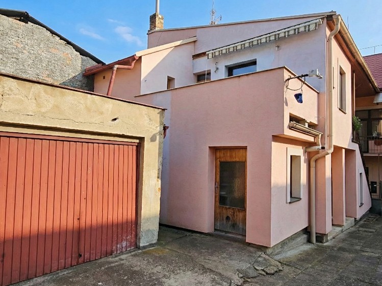 Prodej rodinného domu 300 m², pozemek 213 m² - foto 5