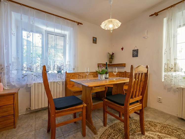 Prodej rodinného domu 170 m², pozemek 347 m² - foto 3