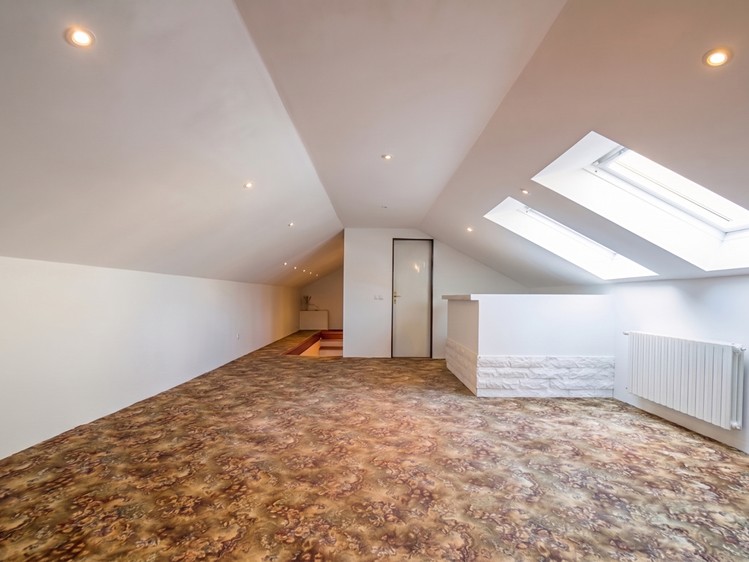 Prodej rodinného domu 170 m², pozemek 347 m² - foto 2