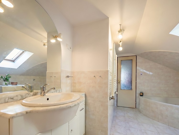 Prodej rodinného domu 170 m², pozemek 347 m² - foto 5