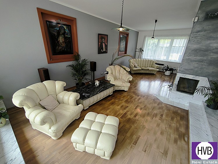 Prodej rodinného domu 340 m², pozemek 1 126 m² - foto 6