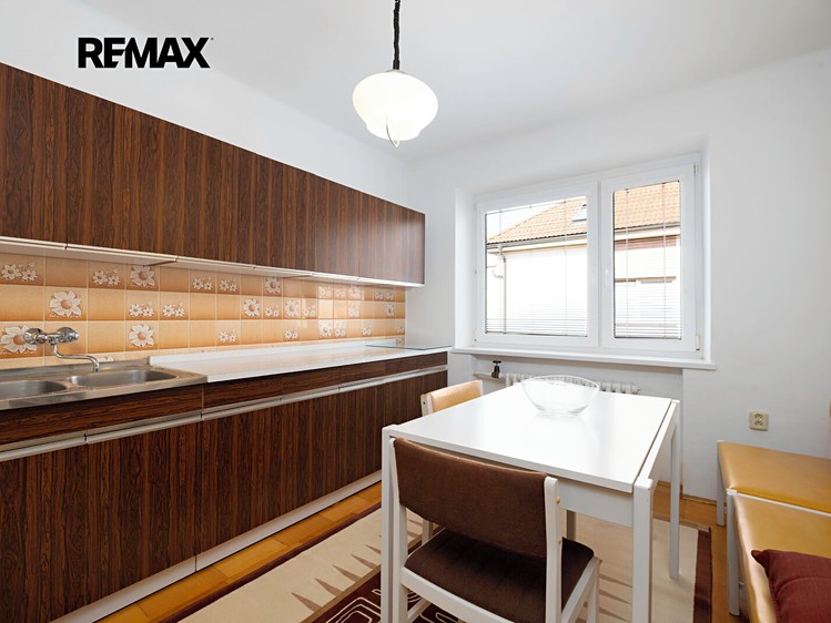 Prodej rodinného domu 180 m², pozemek 800 m² - foto 4