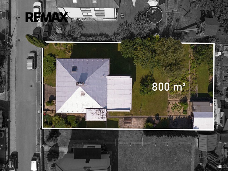 Prodej rodinného domu 180 m², pozemek 800 m² - foto 2