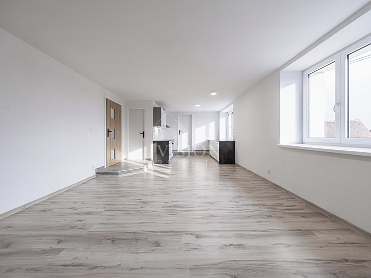 Prodej rodinného domu 180 m², pozemek 221 m² - foto 7