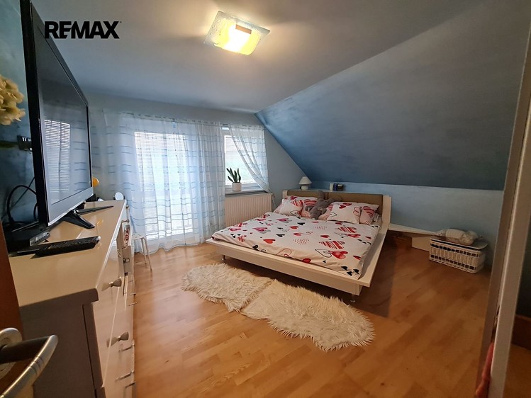 Prodej rodinného domu 217 m², pozemek 1 917 m² - foto 6