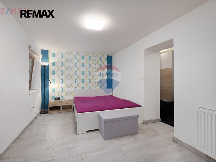 Prodej rodinného domu 193 m², pozemek 675 m² - foto 7