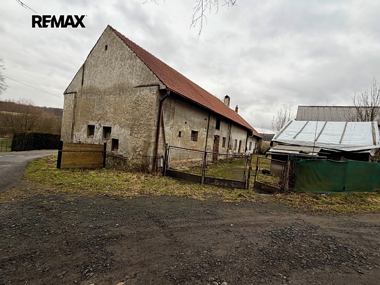 Prodej rodinného domu 354 m², pozemek 1 368 m² - foto 1