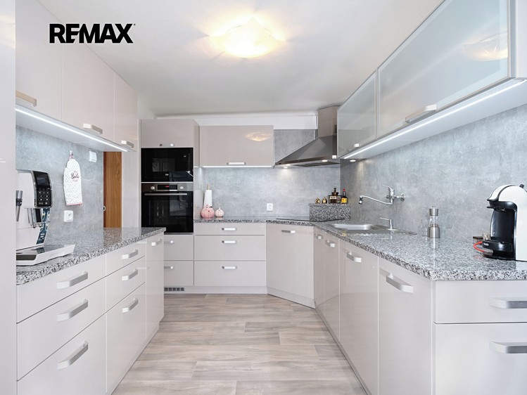Prodej rodinného domu 160 m², pozemek 1 546 m² - foto 1