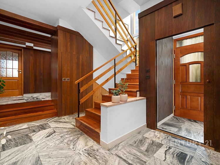 Prodej  rodinného domu 346 m², pozemek 1 m² - foto 8