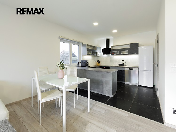 Prodej rodinného domu 92 m², pozemek 738 m² - foto 6