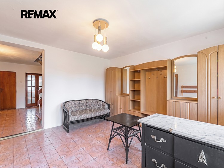 Prodej rodinného domu 189 m², pozemek 596 m² - foto 3