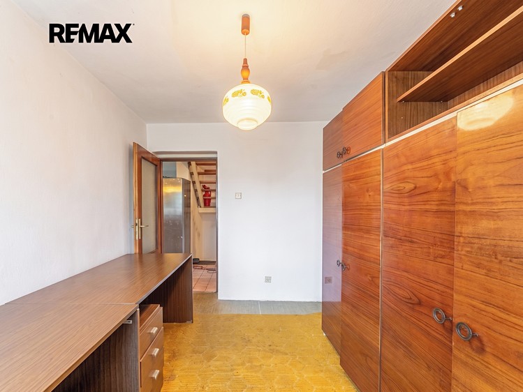 Prodej rodinného domu 189 m², pozemek 596 m² - foto 8