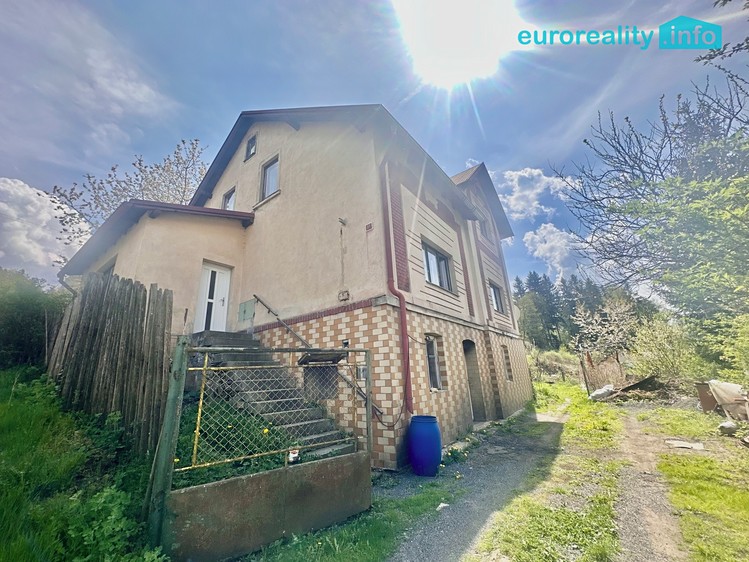Prodej rodinného domu 180 m², pozemek 115 m² - foto 1