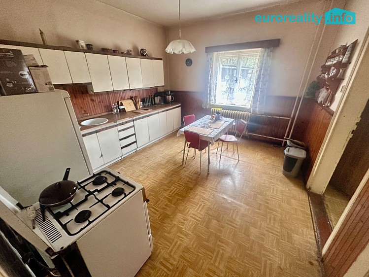 Prodej rodinného domu 180 m², pozemek 115 m² - foto 6