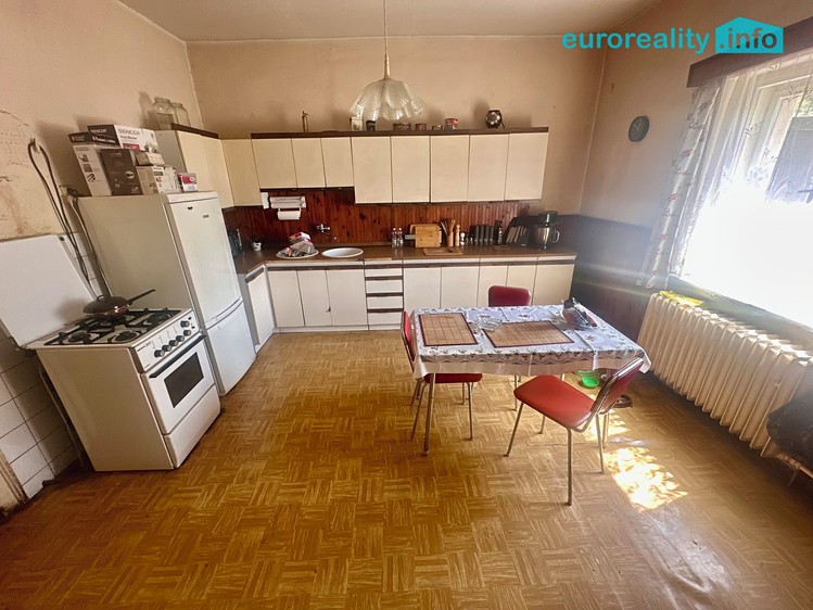 Prodej rodinného domu 180 m², pozemek 115 m² - foto 7