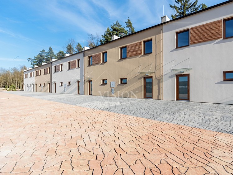 Prodej rodinného domu 121 m², pozemek 180 m² - foto 1