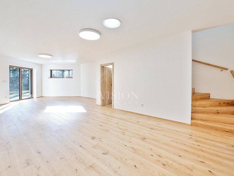 Prodej rodinného domu 121 m², pozemek 180 m² - foto 2