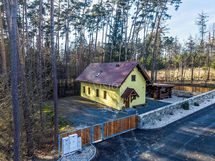 Prodej rodinného domu 98 m², pozemek 612 m² - foto 1