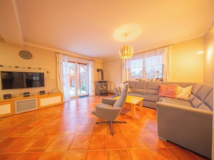Prodej rodinného domu 200 m², pozemek 882 m² - foto 7