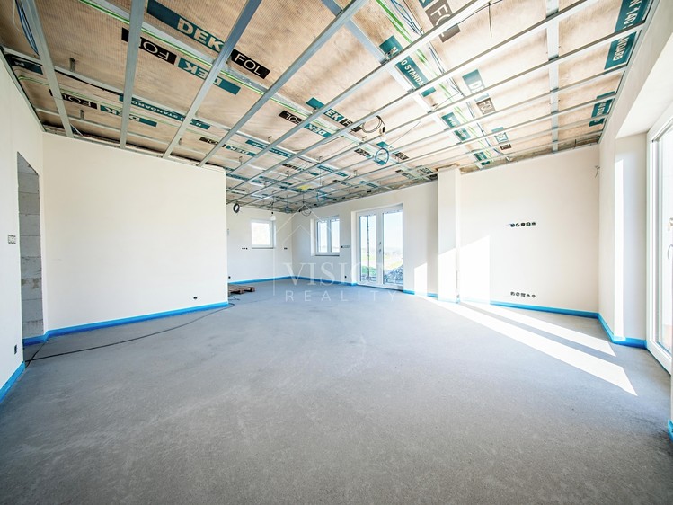Prodej rodinného domu 114 m², pozemek 697 m² - foto 2