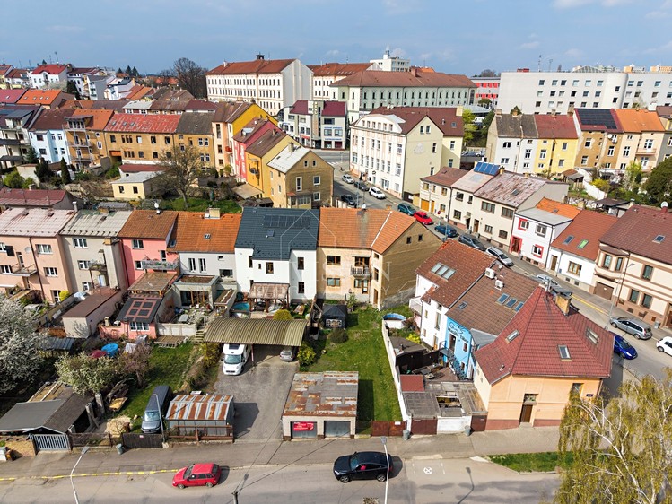 Prodej rodinného domu 160 m², pozemek 187 m² - foto 2