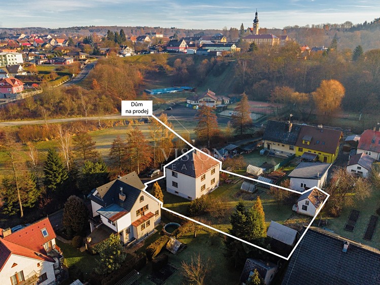 Prodej rodinného domu 310 m², pozemek 863 m² - foto 1