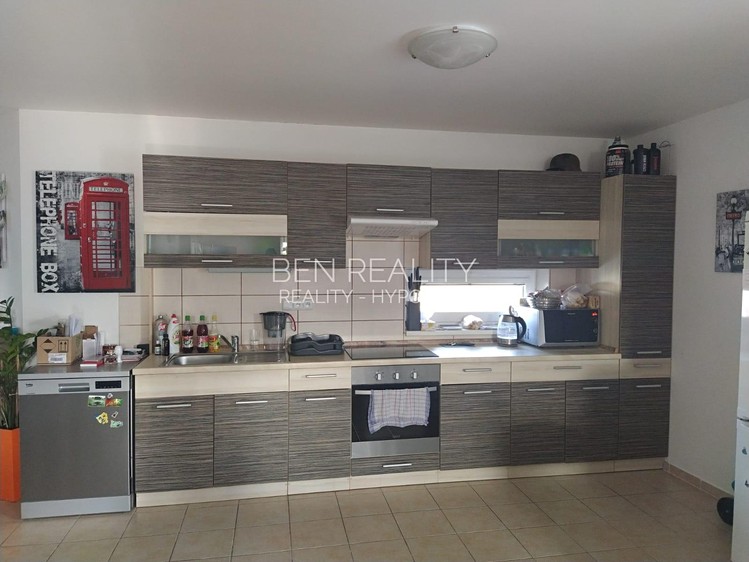 Prodej rodinného domu 275 m², pozemek 580 m² - foto 5