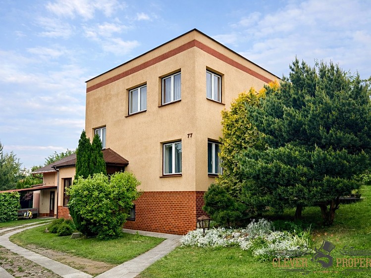 Prodej rodinného domu 194 m², pozemek 884 m² - foto 2