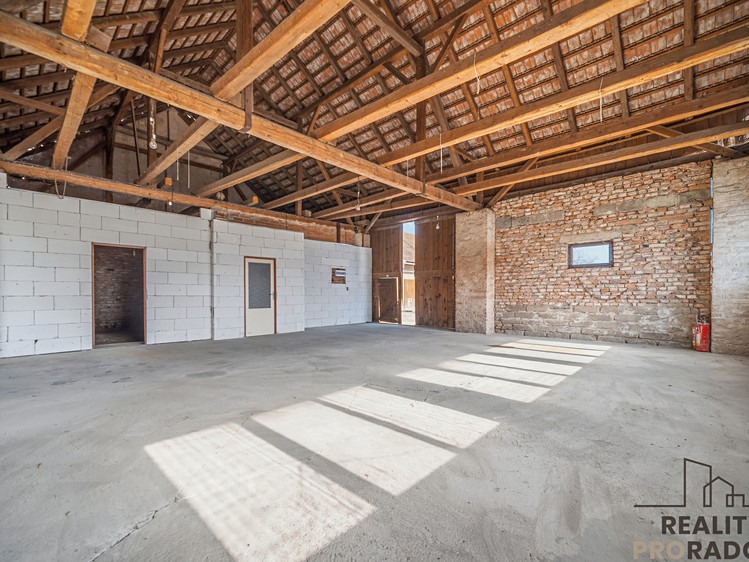 Prodej rodinného domu 152 m², pozemek 1 180 m² - foto 4