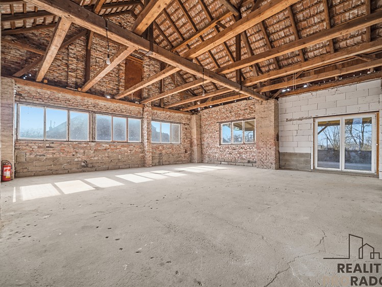Prodej rodinného domu 152 m², pozemek 1 180 m² - foto 2