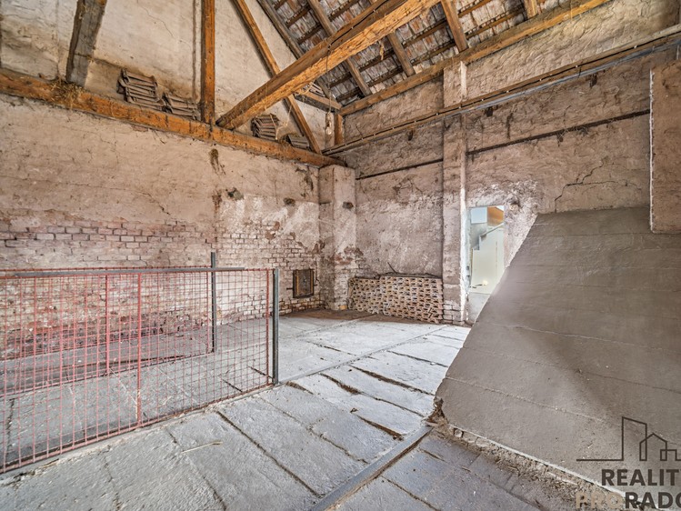 Prodej rodinného domu 152 m², pozemek 1 180 m² - foto 6