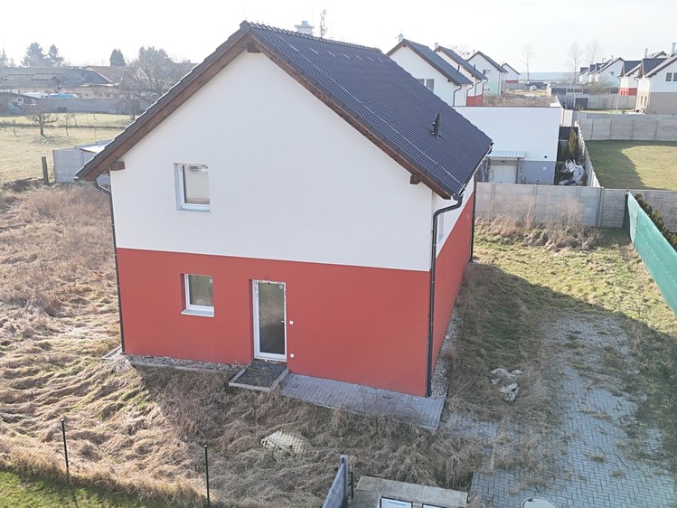 Dražba rodinného domu 146 m², pozemek 944 m² - foto 2