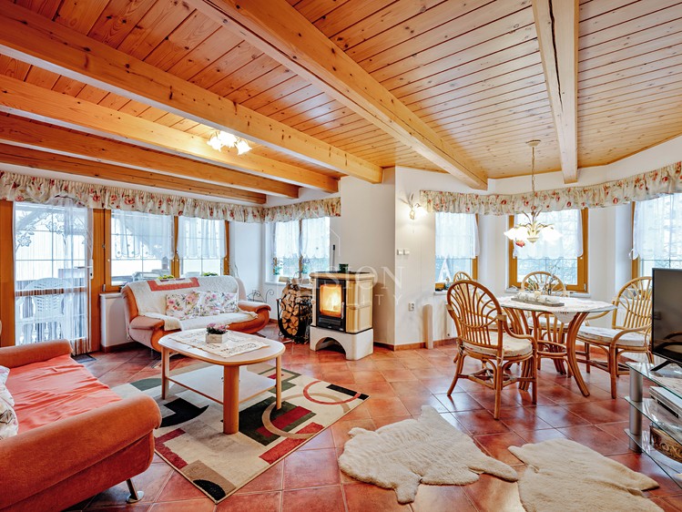 Prodej rodinného domu 400 m², pozemek 934 m² - foto 7