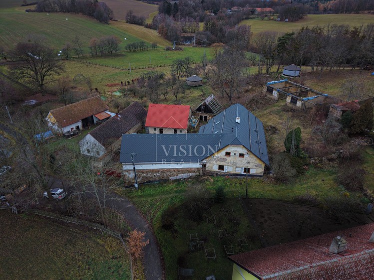 Prodej rodinného domu 413 m², pozemek 3 000 m² - foto 1