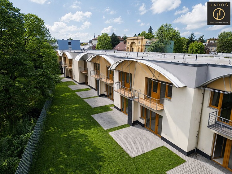 Prodej rodinného domu 178 m², pozemek 295 m² - foto 2