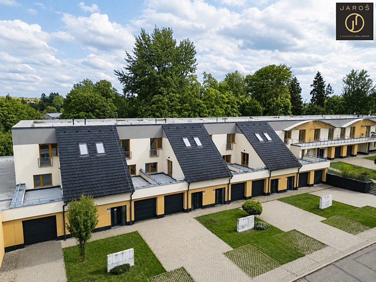 Prodej rodinného domu 178 m², pozemek 295 m² - foto 1