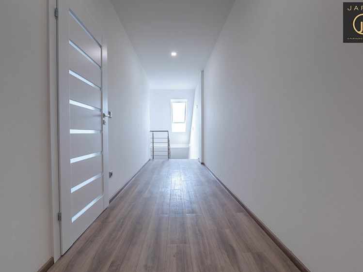 Prodej rodinného domu 178 m², pozemek 295 m² - foto 6