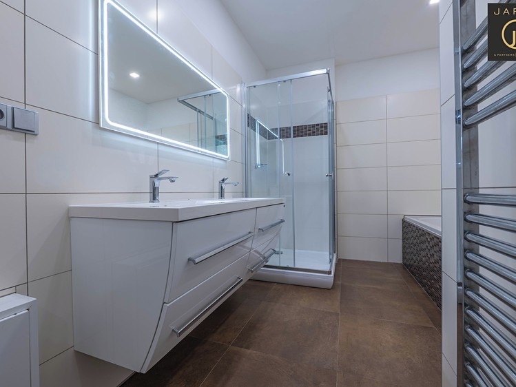Prodej rodinného domu 178 m², pozemek 295 m² - foto 5