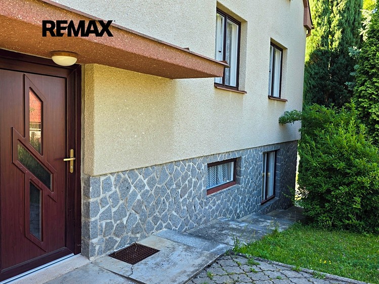 Prodej  rodinného domu 191 m², pozemek 731 m² - foto 3