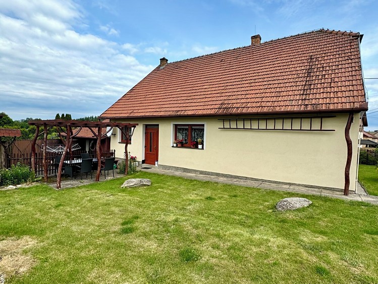 Prodej rodinného domu 115 m², pozemek 794 m² - foto 2