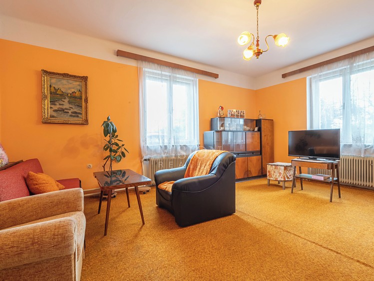 Prodej rodinného domu 118 m², pozemek 865 m² - foto 2