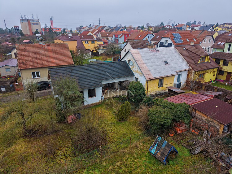 Prodej rodinného domu 118 m², pozemek 865 m² - foto 1